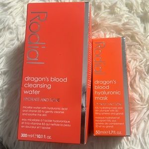 Rodial Super Duo Dragon’s Blood Cleansing Water + Hyluronic Mask set. Full size